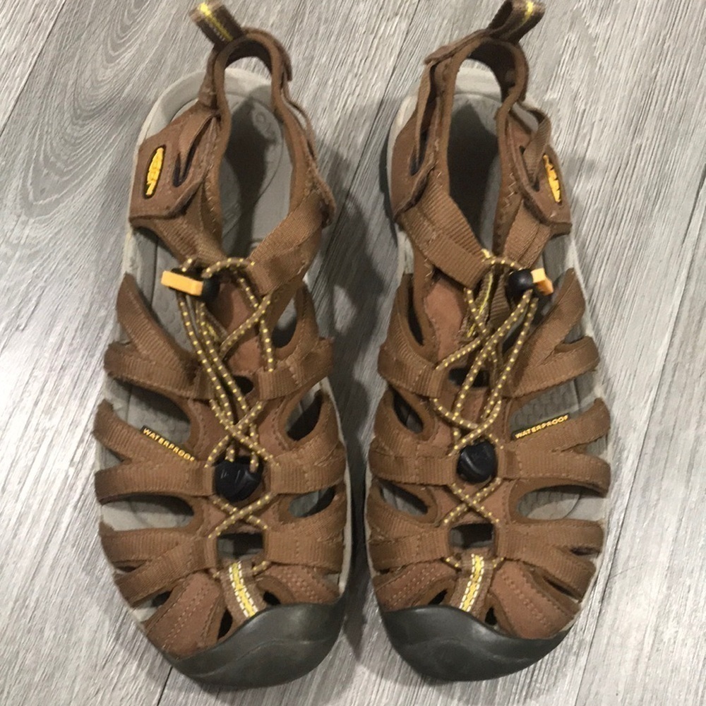 Keen Whisper Coffee Liqueur/Yellow Sandal size 7.5